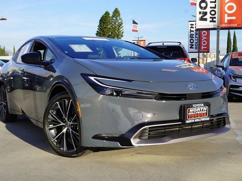 Certified 2025 Toyota Prius XLE image 2