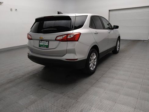 Used 2020 Chevrolet Equinox LS image 9