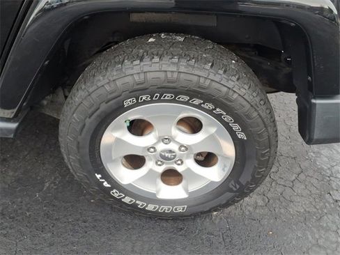 Used 2015 Jeep Wrangler Unlimited Sahara w/ Connectivity Group image 8