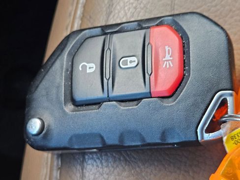 Used 2021 Jeep Wrangler Unlimited Rubicon image 32