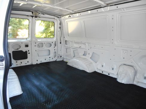 Used 2004 Ford E-350 and Econoline 350 Super Duty RWD image 23