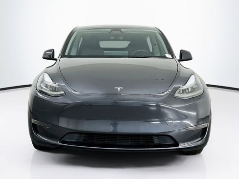 Used 2024 Tesla Model Y Long Range AWD/4WD image 2
