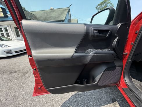 Used 2017 Toyota Tacoma SR w/ SR Convenience Package RWD image 14