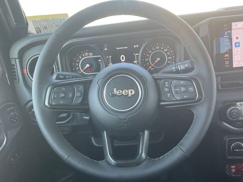 New 2025 Jeep Gladiator Rubicon w/ Convenience Group image 21