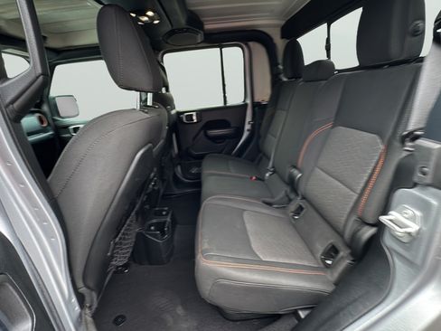 Used 2021 Jeep Gladiator Mojave AWD/4WD image 33