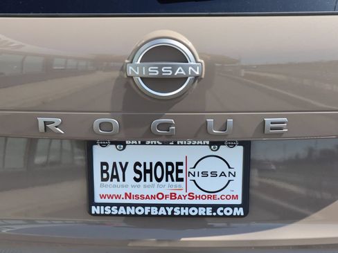 Certified 2025 Nissan Rogue SV AWD/4WD image 31