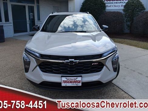 New 2026 Chevrolet Trax RS w/ Sunroof Package image 4