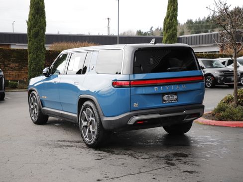 Used 2023 Rivian R1S Adventure image 4