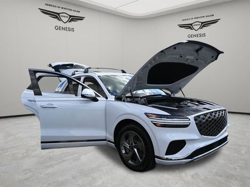 New 2026 Genesis GV70 2.5T Select AWD/4WD image 12