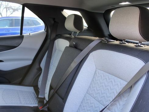 Used 2022 Chevrolet Equinox LT w/ Driver Convenience Package image 17