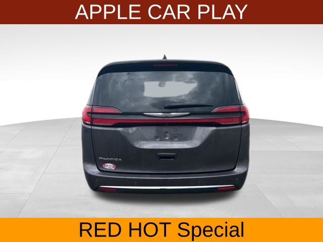 Used 2023 Chrysler Pacifica Touring-L FWD image 6