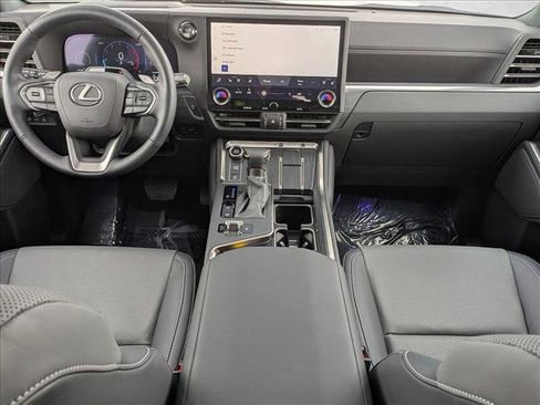Used 2026 Lexus GX 550 w/ Accessory Package (2T) AWD/4WD image 19