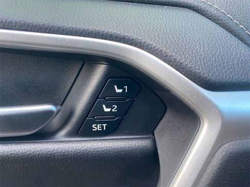 Used 2024 Toyota RAV4 Limited image 19