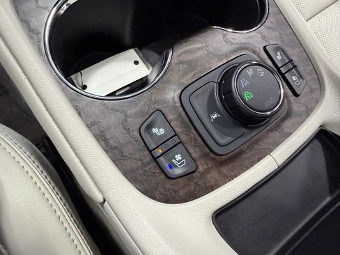 Used 2023 GMC Acadia Denali AWD/4WD image 37
