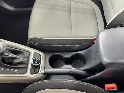 Used 2024 Hyundai Venue SEL FWD image 29