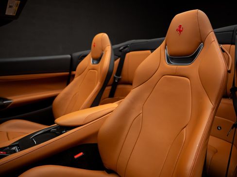 Used 2019 Ferrari Portofino RWD image 67