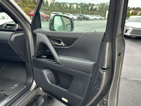 New 2026 Lexus LX 700h Luxury image 12