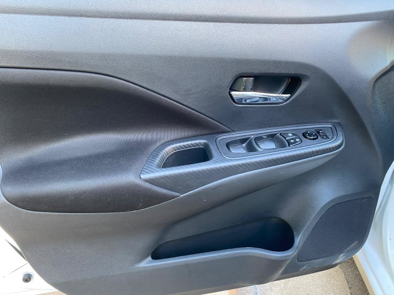 Used 2022 Nissan Versa SV FWD image 19