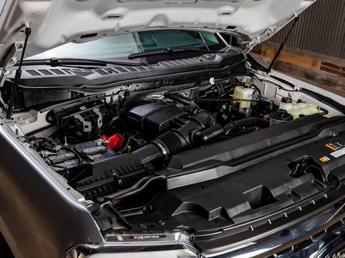 Used 2024 Ford F350 Lariat w/ FX4 Off-Road Package image 42