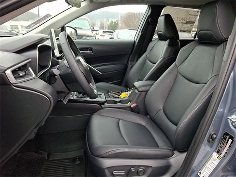 New 2026 Toyota Corolla Cross XLE image 6