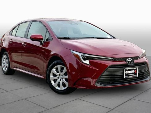 Used 2026 Toyota Corolla LE FWD image 3