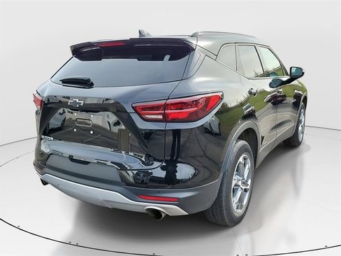 Used 2023 Chevrolet Blazer LT image 4