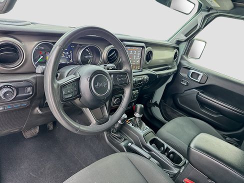 Used 2023 Jeep Wrangler Unlimited w/ Sun & Screen Package AWD/4WD image 7