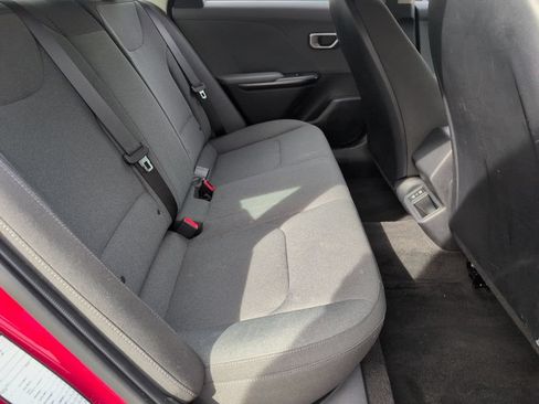 Used 2025 Kia K4 FWD image 29