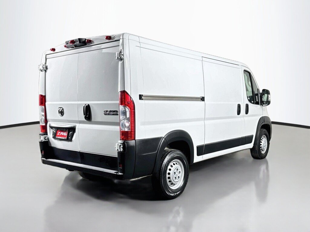 Used 2025 RAM ProMaster 2500 w/ Convenience Group FWD image 5