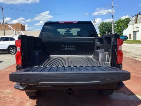Used 2022 Chevrolet Silverado 1500 Custom w/ LPO, Blackout Package AWD/4WD image 7