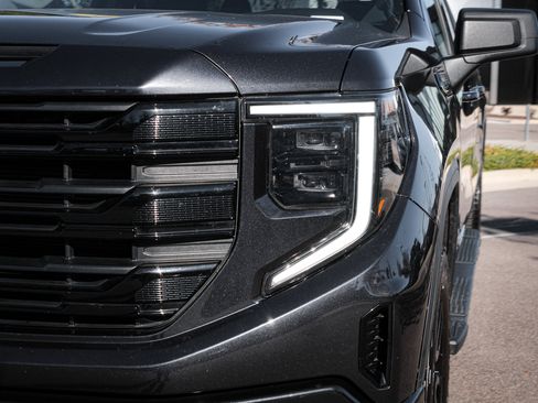 Used 2022 GMC Sierra 1500 Elevation image 6