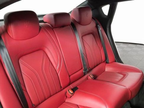 Used 2022 Maserati Quattroporte Modena RWD image 22