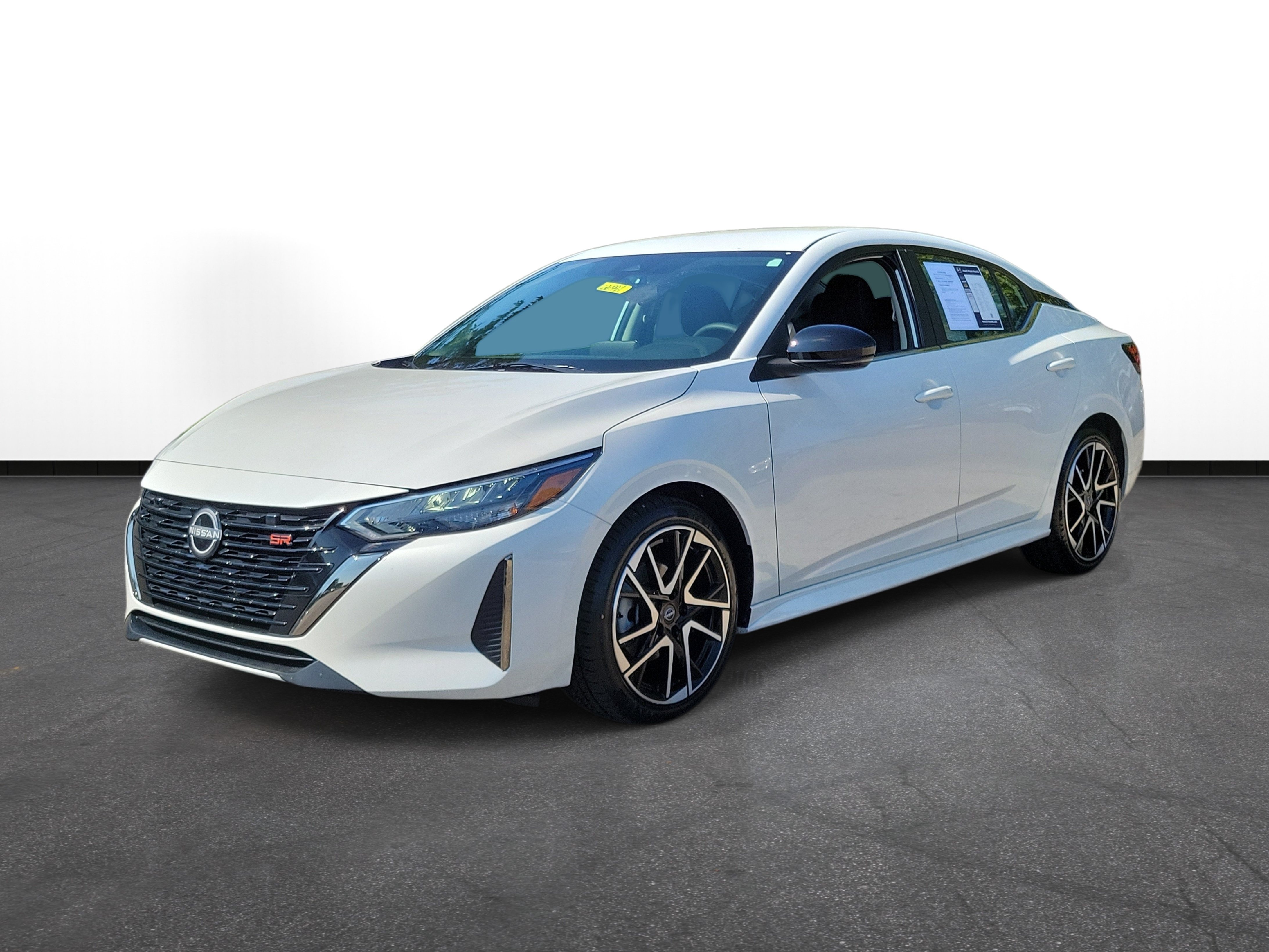 Used 2024 Nissan Sentra SR FWD image 2