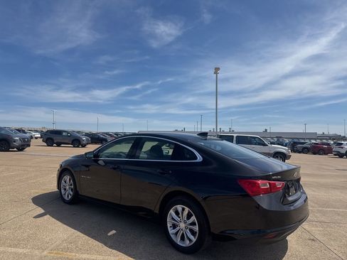 Used 2025 Chevrolet Malibu LT image 14