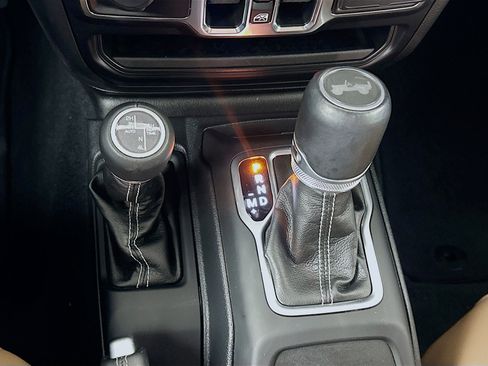 Used 2023 Jeep Wrangler Sahara w/ Cold Weather Group AWD/4WD image 24