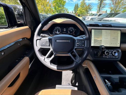 Used 2026 Land Rover Defender 110 X-Dynamic SE AWD/4WD image 8