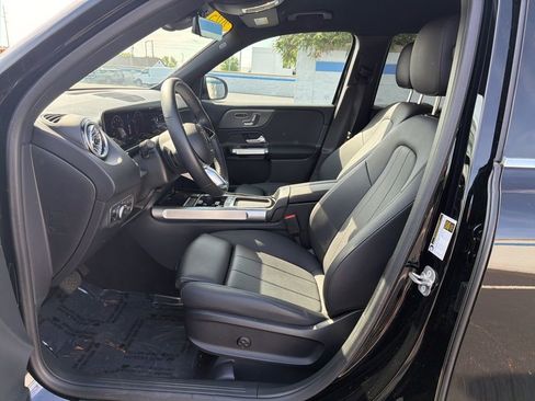 Used 2025 Mercedes-Benz GLB 250 image 16
