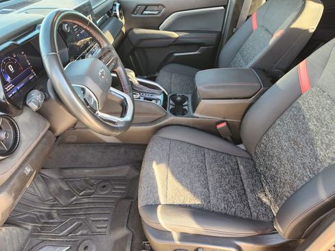 Used 2023 Chevrolet Colorado Z71 w/ Z71 Convenience Package 2 image 16