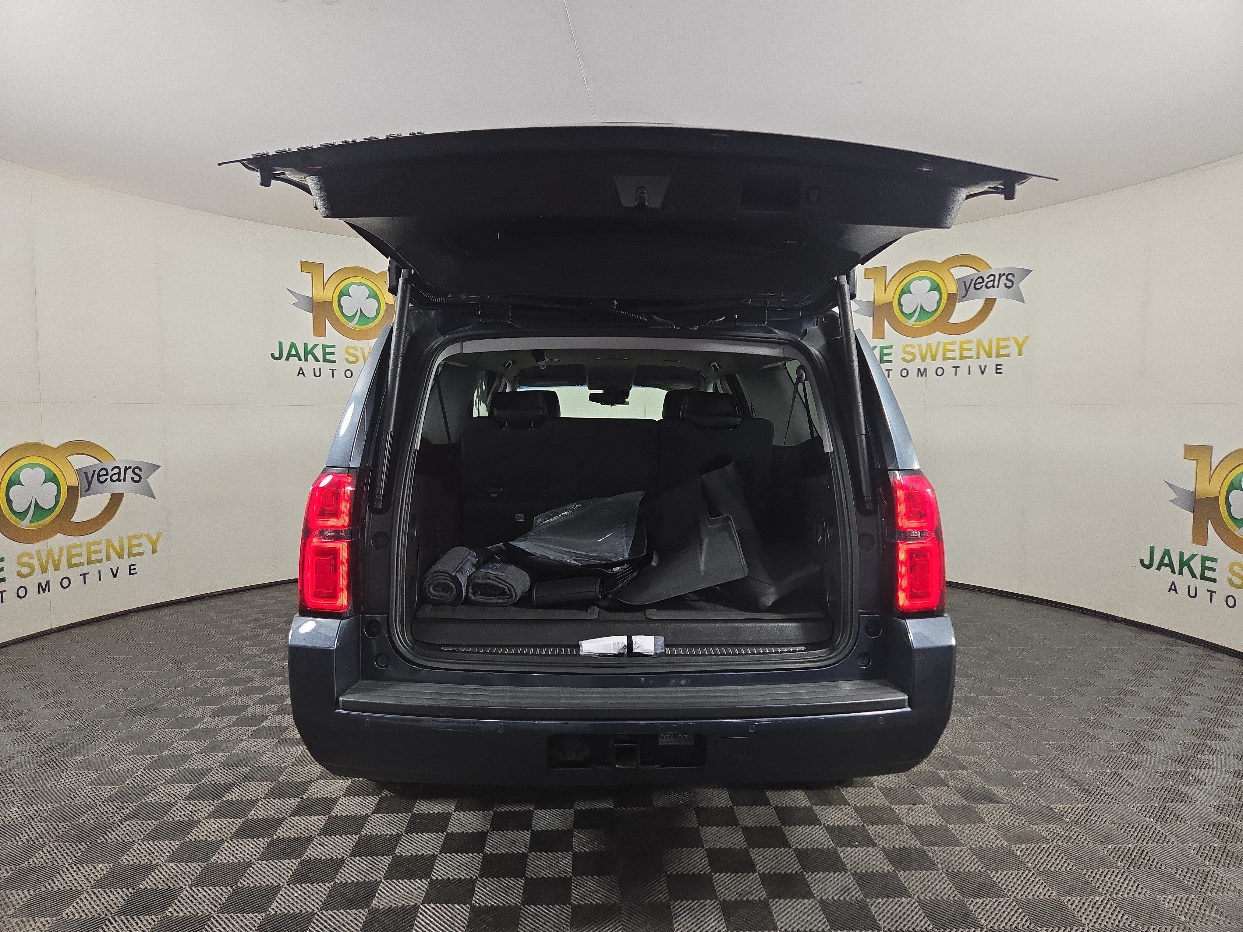 Certified 2019 Chevrolet Suburban LT RWD image 32