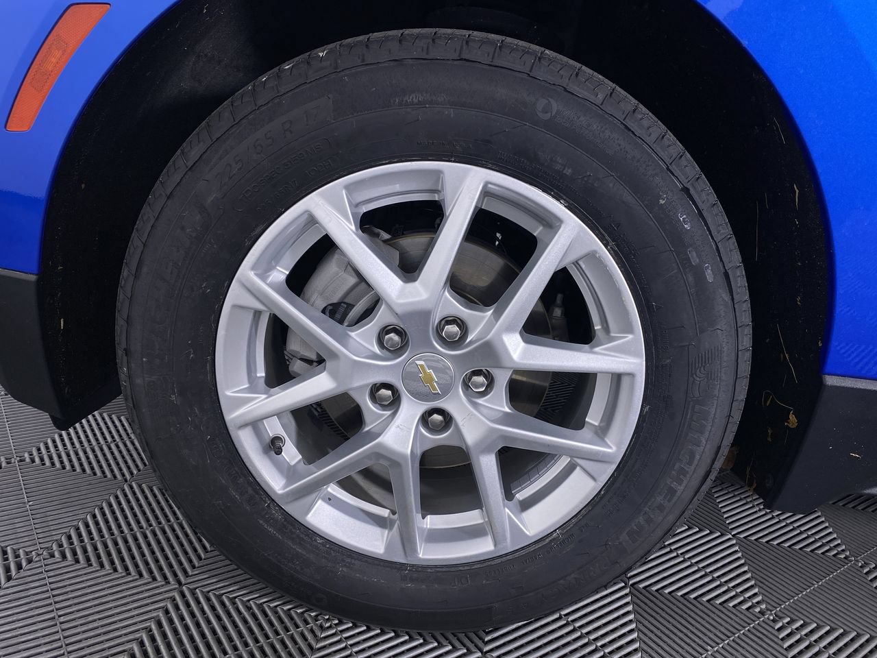 Certified 2024 Chevrolet Equinox LT w/ LPO, Floor Liner Package FWD image 14