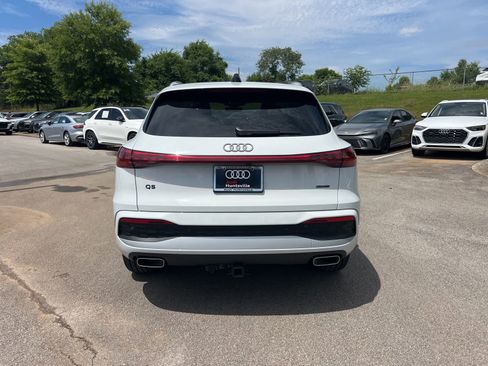 Used 2025 Audi Q5 Premium Plus w/ Premium Plus AWD/4WD image 4