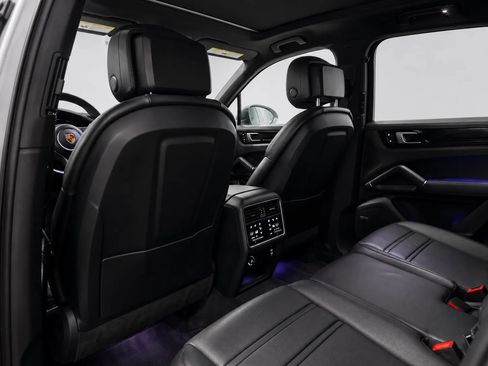 Used 2020 Porsche Cayenne S AWD/4WD image 12