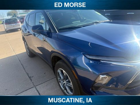 Used 2023 Chevrolet Blazer LT image 2
