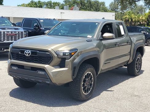 Used 2025 Toyota Tacoma TRD Off-Road w/ TRD Off Road Upgrade Package AWD/4WD image 3