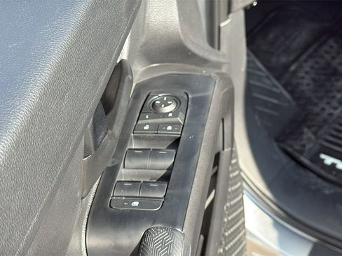 New 2026 Toyota Tacoma SR5 image 9