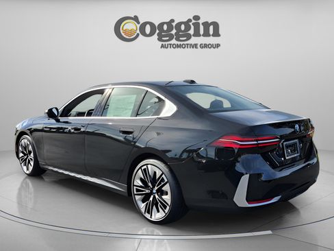 New 2026 BMW 530i RWD image 4