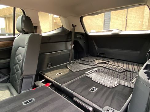 Certified 2024 Volkswagen Atlas SE w/ Panoramic Sunroof Package AWD/4WD image 18