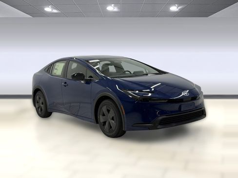 New 2026 Toyota Prius LE image 6