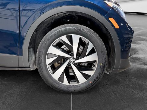 Used 2023 Volkswagen ID.4 Pro AWD/4WD image 36