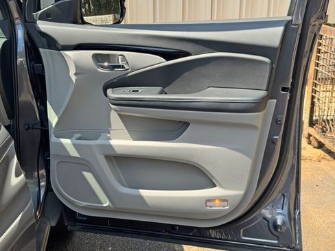 Used 2020 Honda Pilot Touring image 50